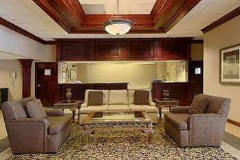 Wynnwood Plaza Hotel - Нюпорт Нюз Екстериор снимка