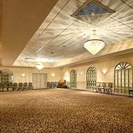 Wynnwood Plaza Hotel - Нюпорт Нюз Интериор снимка